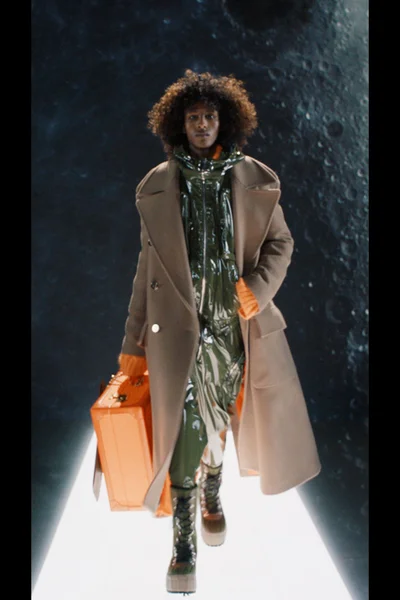 Look 18
